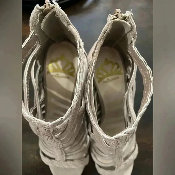 Fergalicious By Fergie Women’s 6.5 Gladiator Back Zip Tan‎ Strappy Sandal Heels - Picture 4 of 12